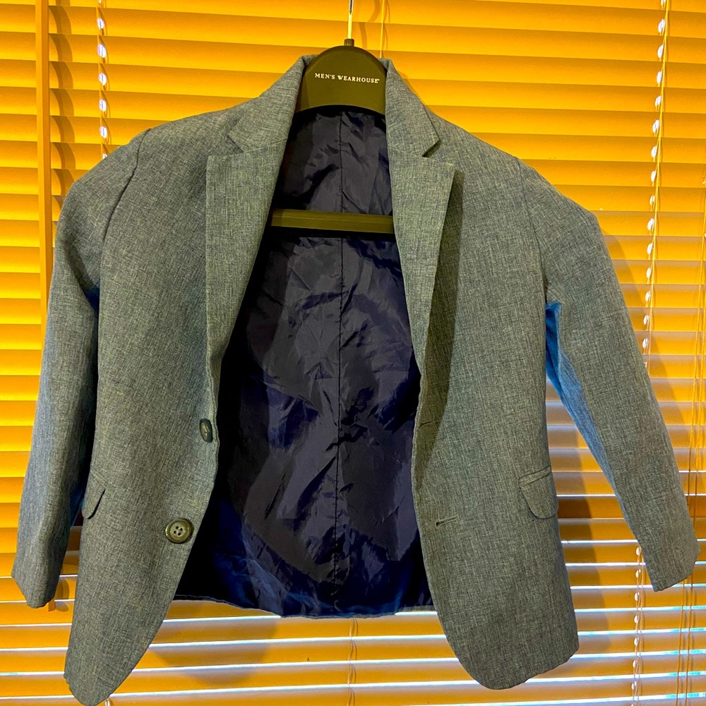 boy suit size 5 regular
